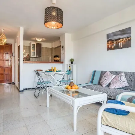 41 Los Cristianos First Sea Line, Parking *
