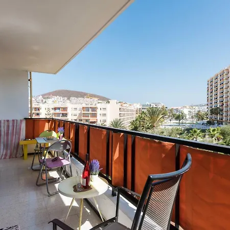 41 Los Cristianos First Sea Line, Parking *
