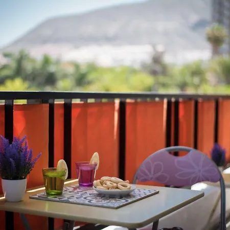 41 Los Cristianos First Sea Line, Parking Apartament Guincho (Tenerife)